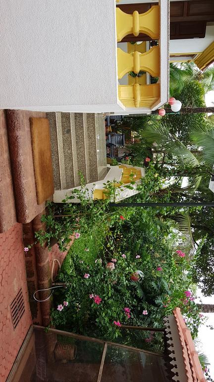 De Hibiscus Ξενοδοχείο Candolim Εξωτερικό φωτογραφία